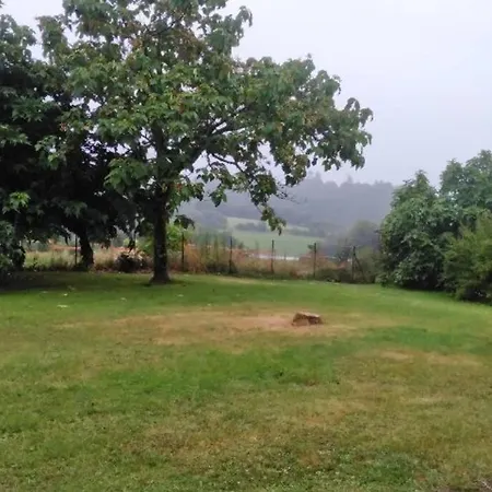 Semesterbostad Maison Familiale Avec Grand Jardin Arbore *