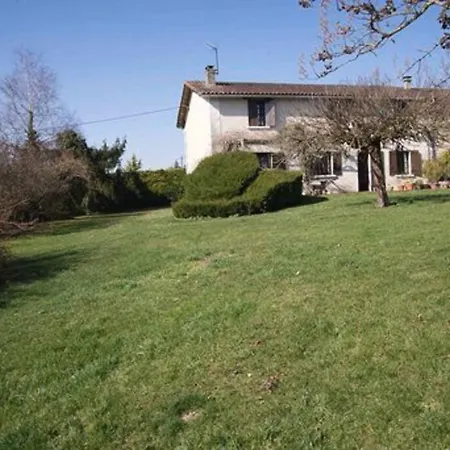 Dom wakacyjny Maison Familiale Avec Grand Jardin Arbore Trélissac