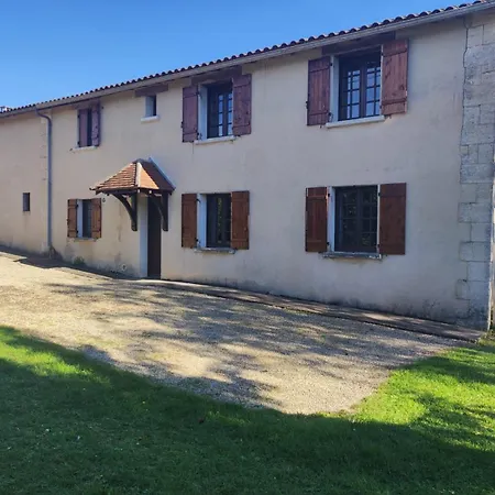 Maison Familiale Avec Grand Jardin Arbore Trélissac