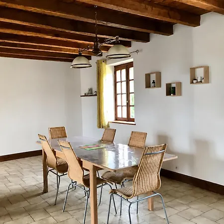 Dom wakacyjny Maison Familiale Avec Grand Jardin Arbore Trélissac